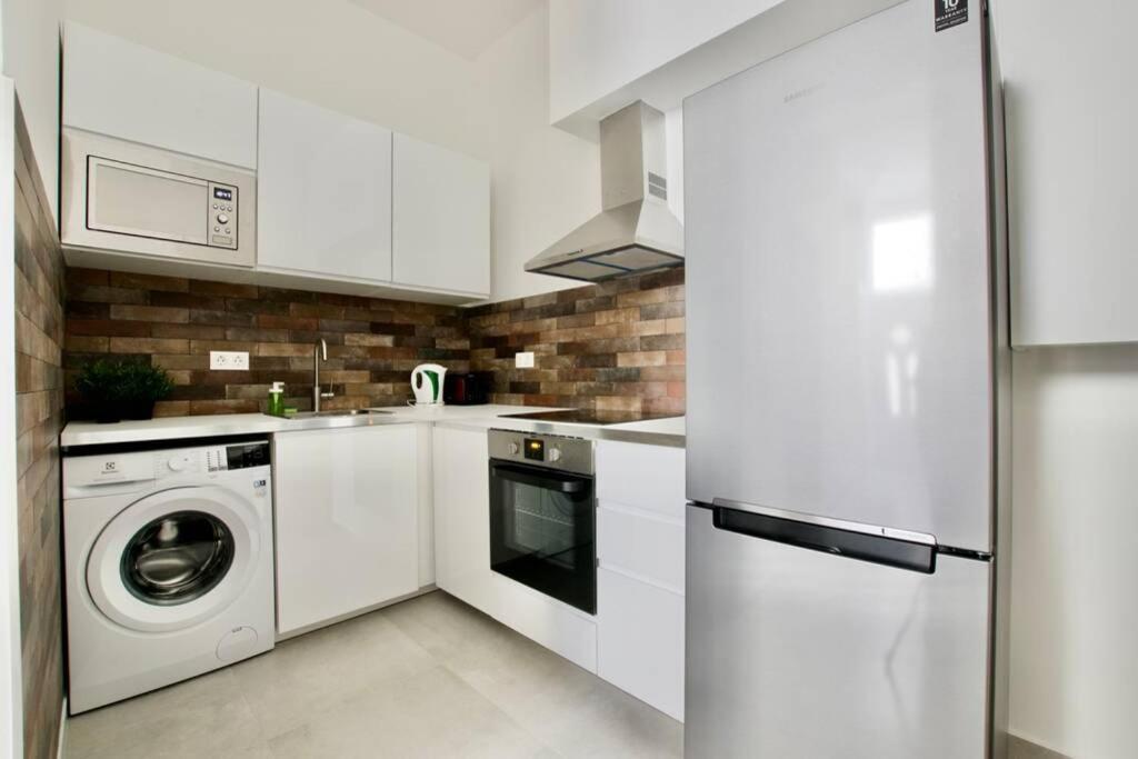 Premium Apartment By Hi5 - Central 3 Bedroom Budapesta Exterior foto
