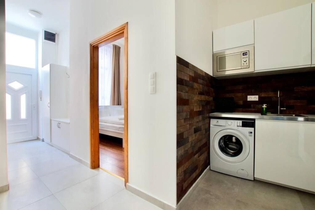 Premium Apartment By Hi5 - Central 3 Bedroom Budapesta Exterior foto