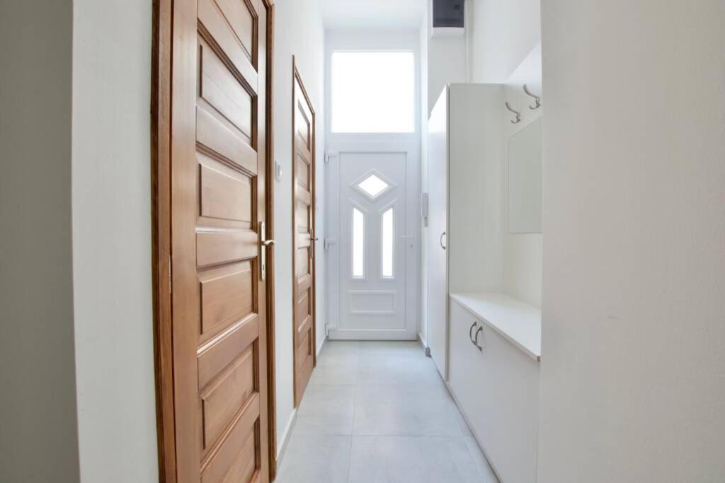 Premium Apartment By Hi5 - Central 3 Bedroom Budapesta Exterior foto