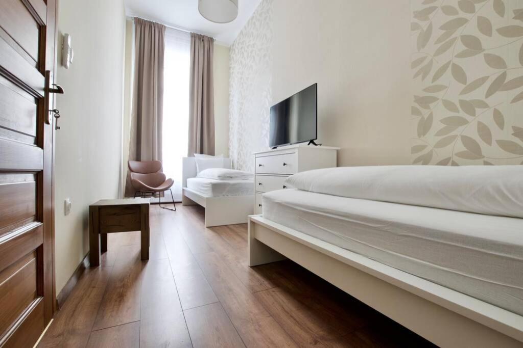 Premium Apartment By Hi5 - Central 3 Bedroom Budapesta Exterior foto